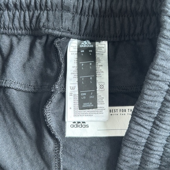Adidas Pants.  Men’s size large.  Black, with zippers on the hem of the legs. - Picture 6 of 9